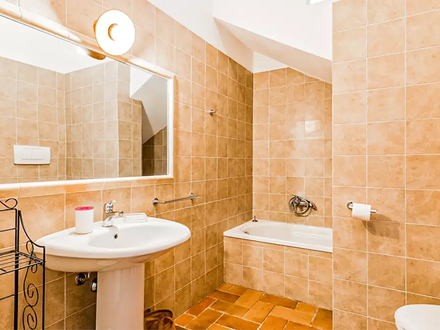 Immagine 24 di Villa in vendita  a Magliano In Toscana