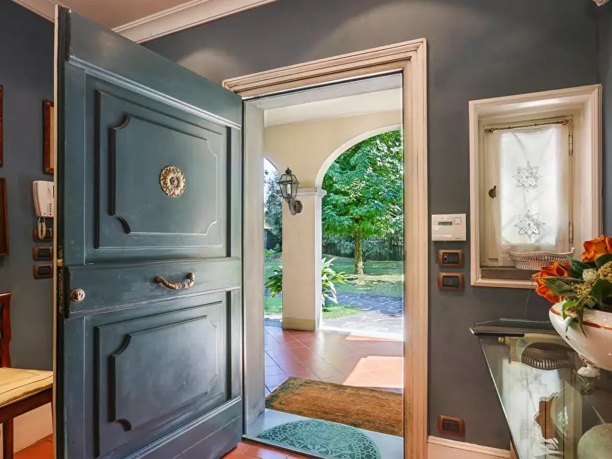 Immagine 26 di Villa in vendita  a Capannori