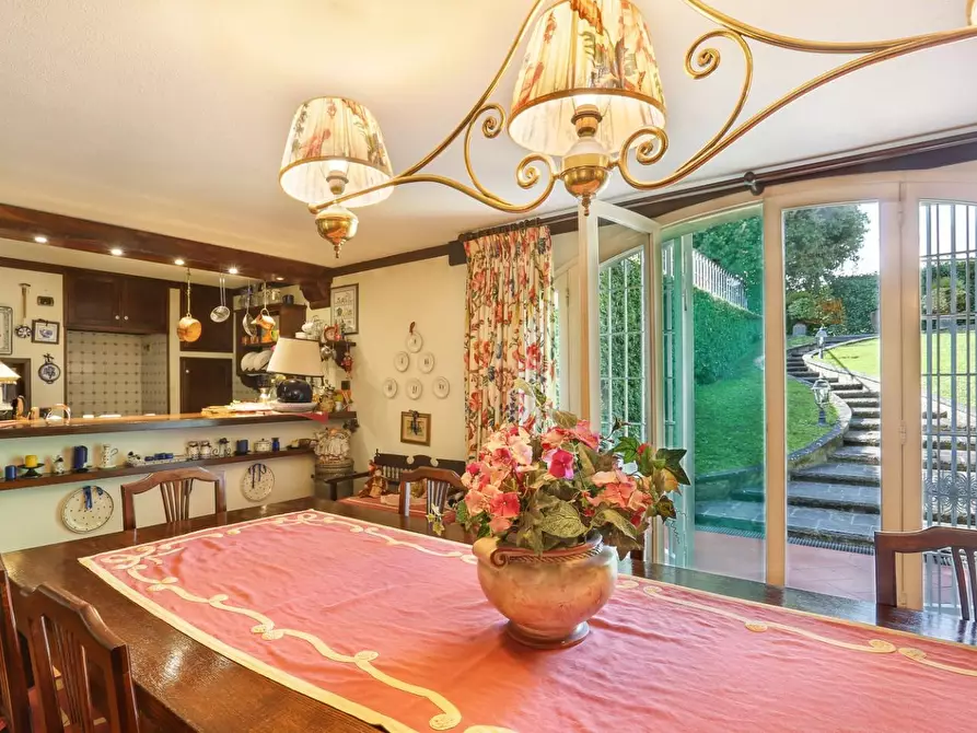 Immagine 29 di Villa in vendita  a Capannori