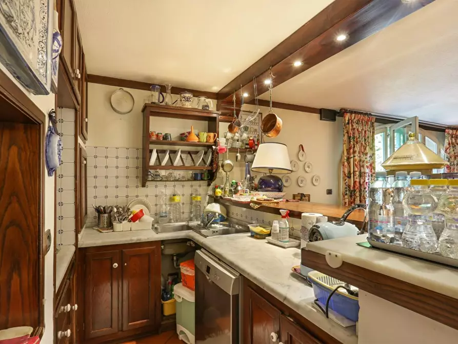 Immagine 30 di Villa in vendita  a Capannori