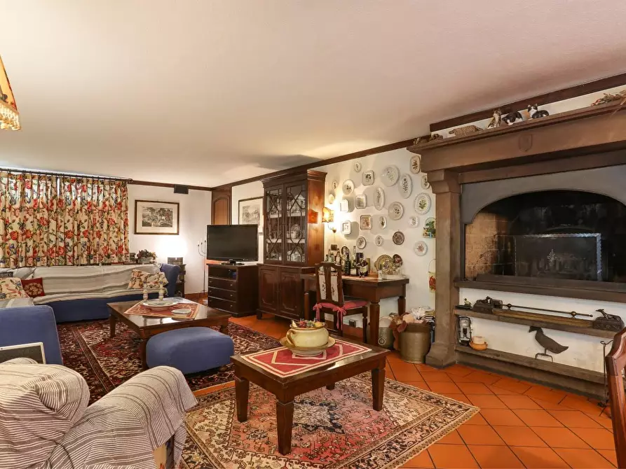 Immagine 28 di Villa in vendita  a Capannori