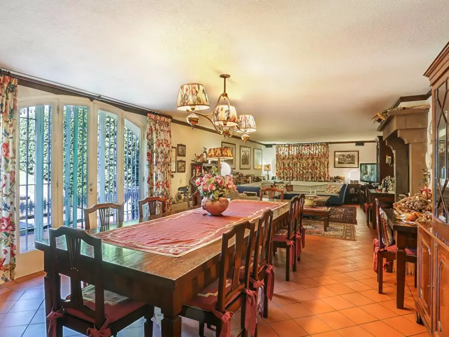 Immagine 27 di Villa in vendita  a Capannori