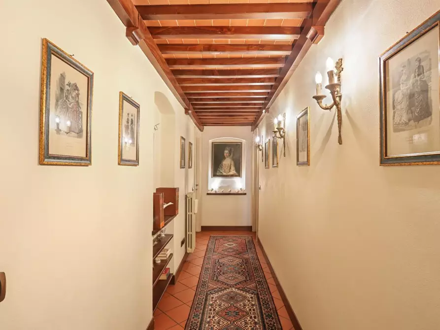 Immagine 22 di Villa in vendita  a Capannori