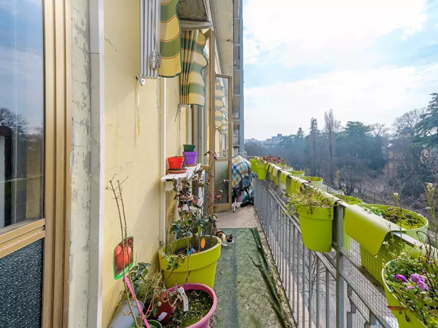 Immagine 10 di Appartamento in vendita  a Modena