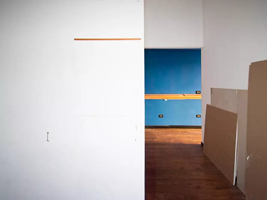 Immagine 25 di Locale commerciale in vendita  a Lecce