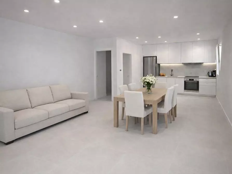 Immagine 1 di Villetta a schiera in vendita  a Cascina