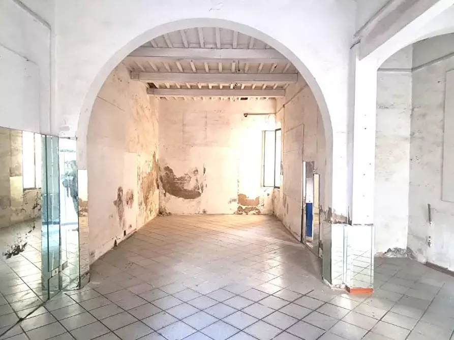 Immagine 1 di Laboratorio in vendita  a Piombino