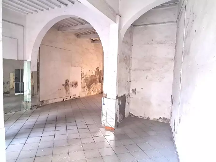 Immagine 3 di Laboratorio in vendita  a Piombino