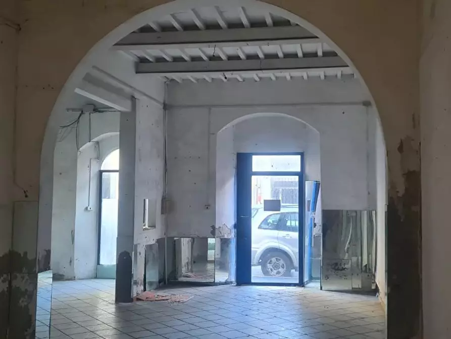 Immagine 5 di Laboratorio in vendita  a Piombino
