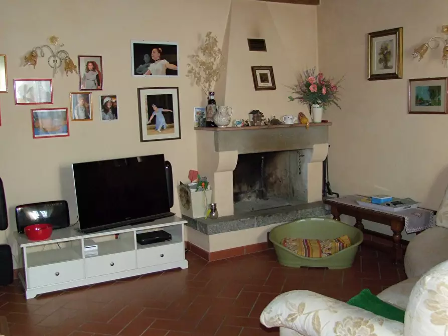 Immagine 20 di Casa colonica in vendita  a Rufina