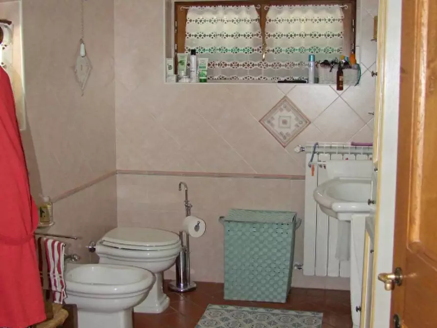 Immagine 22 di Casa colonica in vendita  a Rufina