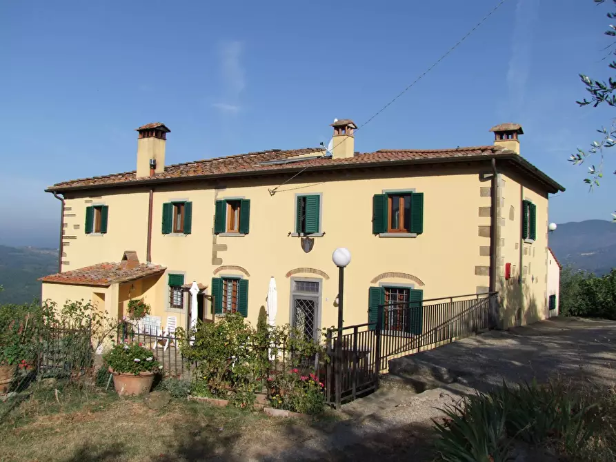 Immagine 2 di Casa colonica in vendita  a Rufina