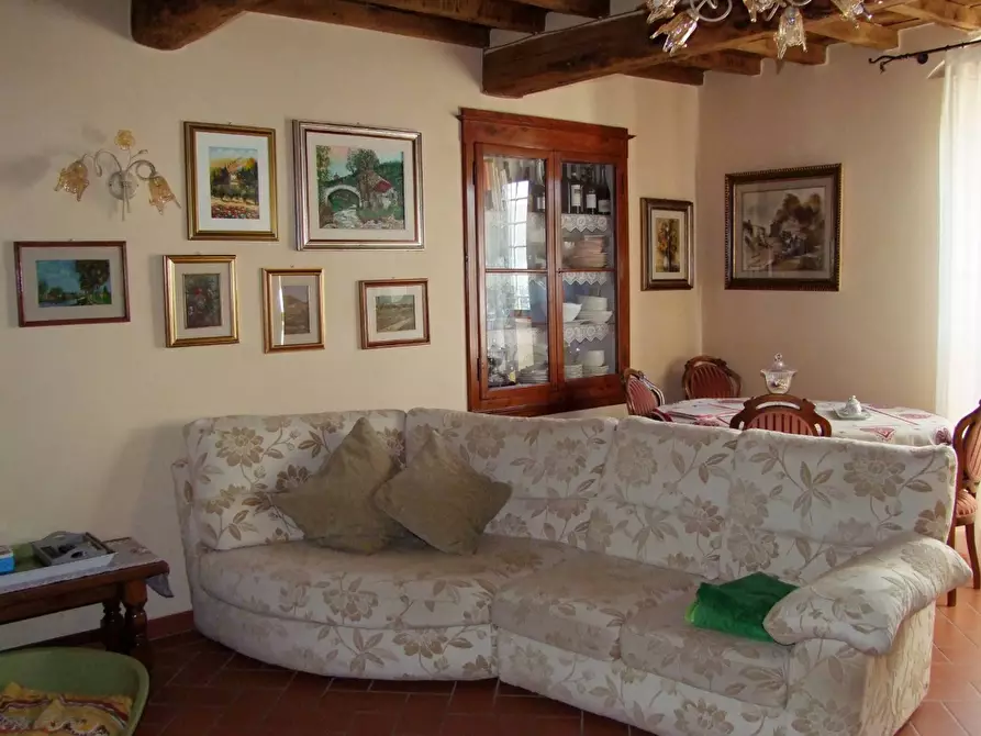 Immagine 21 di Casa colonica in vendita  a Rufina