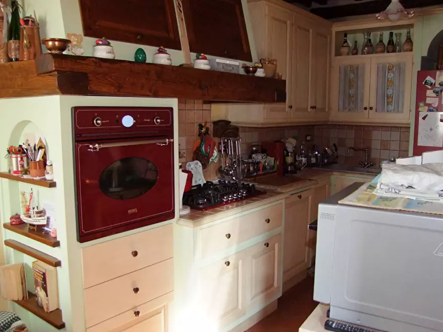 Immagine 19 di Casa colonica in vendita  a Rufina