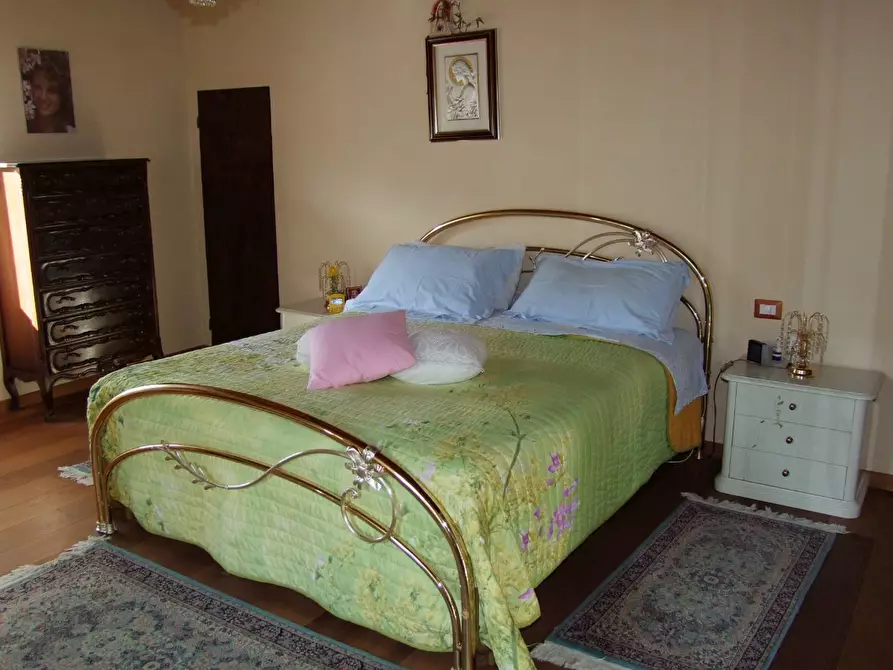 Immagine 18 di Casa colonica in vendita  a Rufina