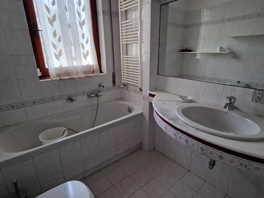 Immagine 18 di Appartamento in vendita  a Massa