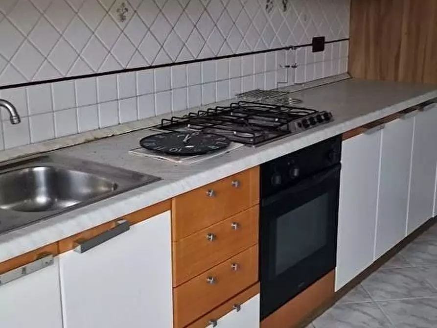 Immagine 6 di Appartamento in vendita  a Massa