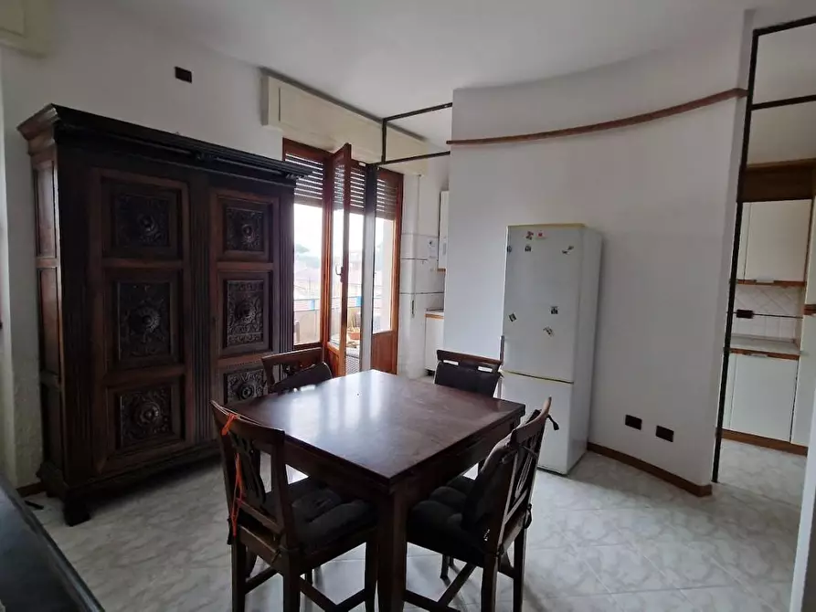 Immagine 3 di Appartamento in vendita  a Massa