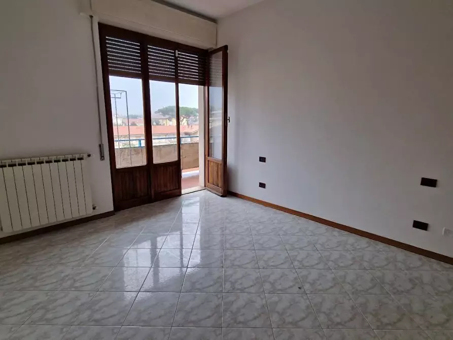 Immagine 15 di Appartamento in vendita  a Massa