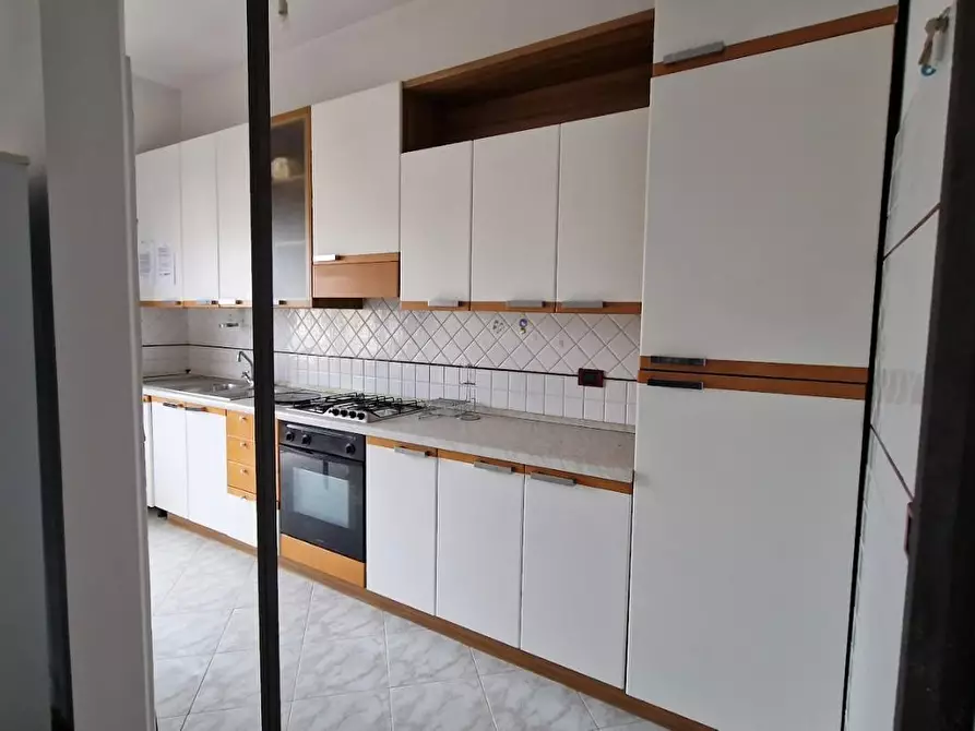 Immagine 5 di Appartamento in vendita  a Massa