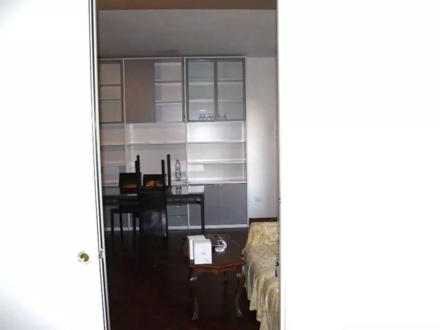 Immagine 5 di Appartamento in vendita  a Lucca