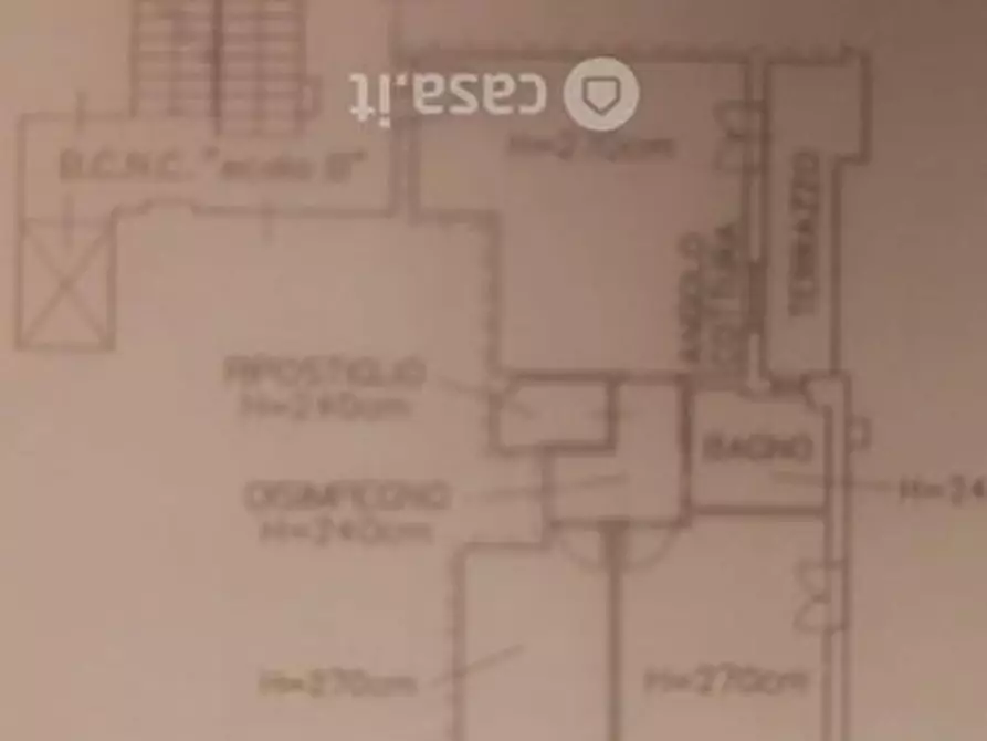 Immagine 10 di Appartamento in vendita  a Lucca