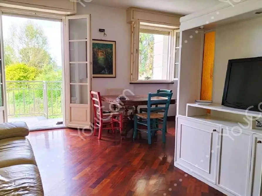 Immagine 2 di Appartamento in vendita  a Lucca