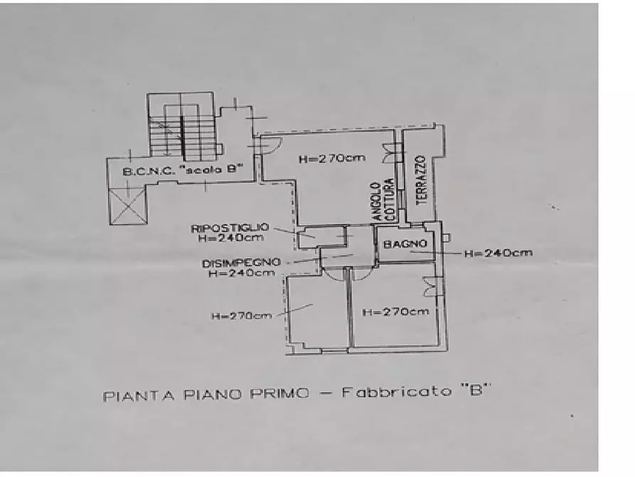 Immagine 9 di Appartamento in vendita  a Lucca