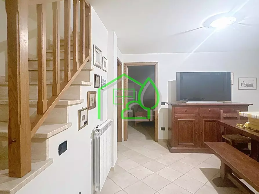 Immagine 10 di Casa trifamiliare in vendita  a Camaiore