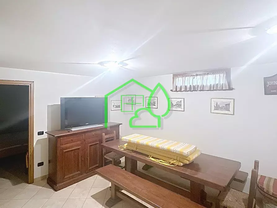 Immagine 11 di Casa trifamiliare in vendita  a Camaiore