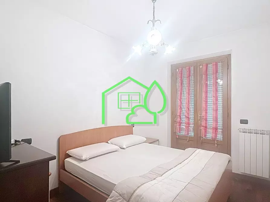 Immagine 13 di Casa trifamiliare in vendita  a Camaiore