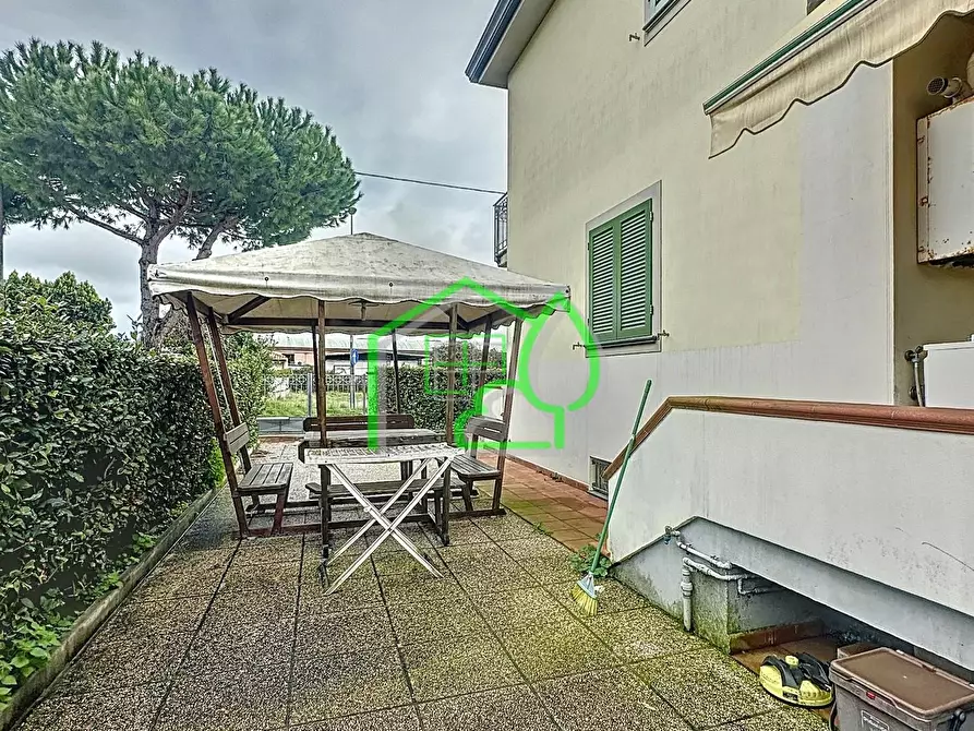 Immagine 26 di Casa trifamiliare in vendita  a Camaiore