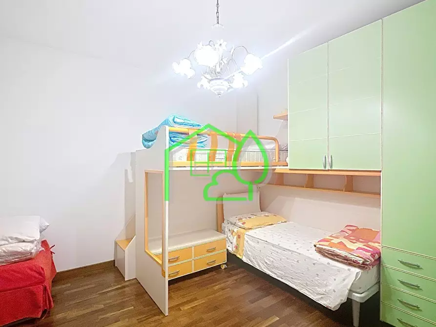 Immagine 18 di Casa trifamiliare in vendita  a Camaiore