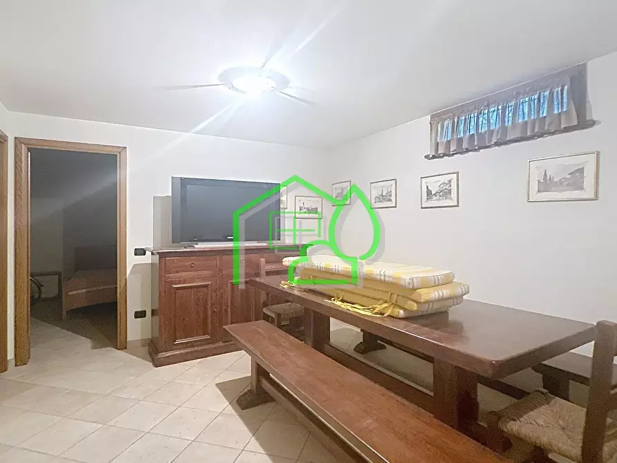 Immagine 7 di Casa trifamiliare in vendita  a Camaiore