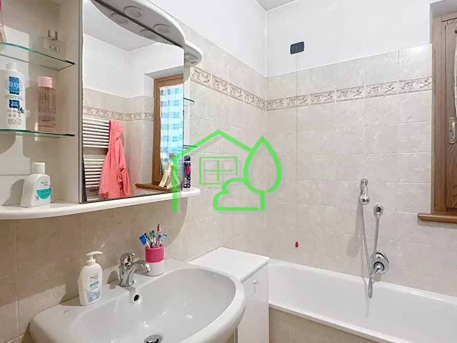 Immagine 16 di Casa trifamiliare in vendita  a Camaiore