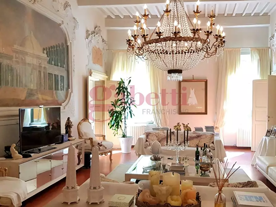 Immagine 11 di Appartamento in vendita  a Pisa