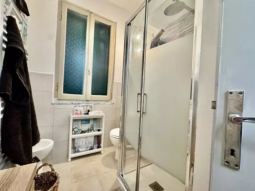 Immagine 17 di Appartamento in vendita  a Massa