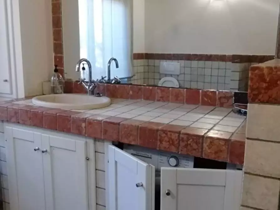 Immagine 34 di Villa in vendita  a Montignoso