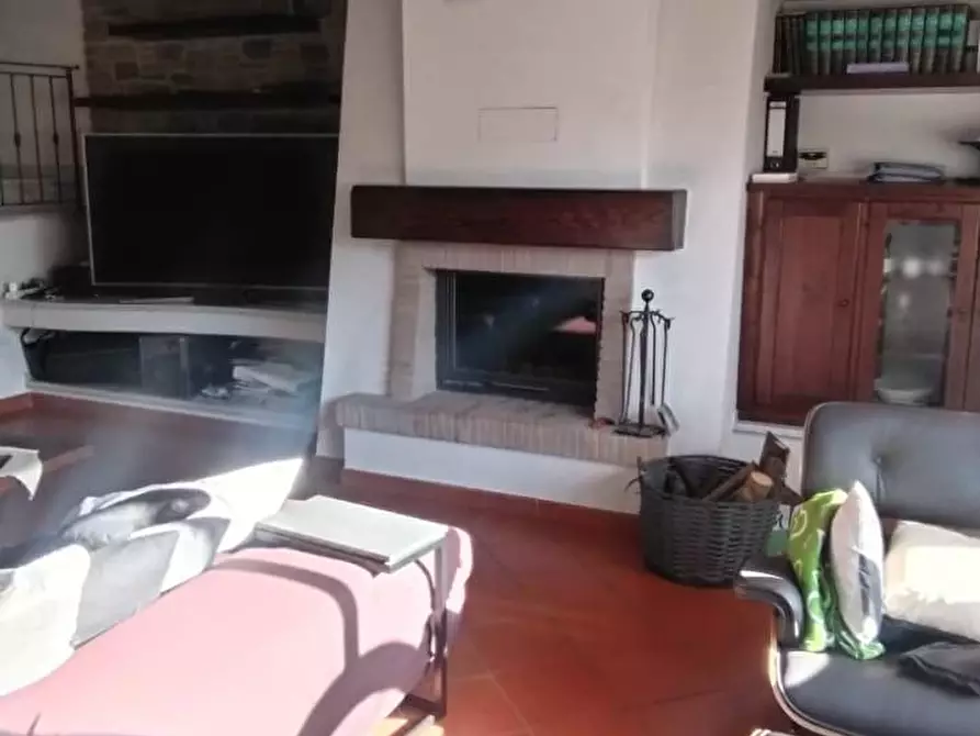 Immagine 39 di Villa in vendita  a Montignoso