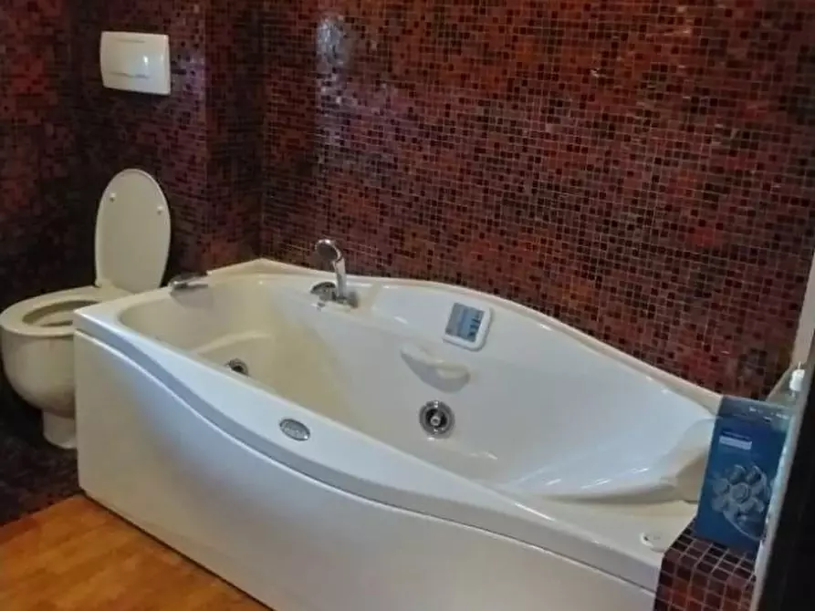 Immagine 20 di Villa in vendita  a Montignoso