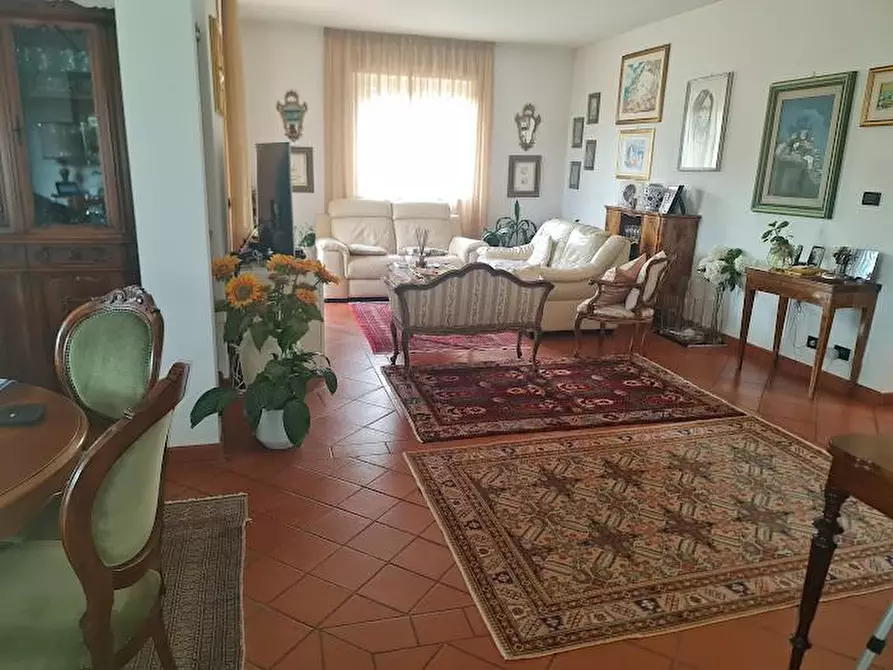 Immagine 1 di Casa bifamiliare in vendita  a Carrara