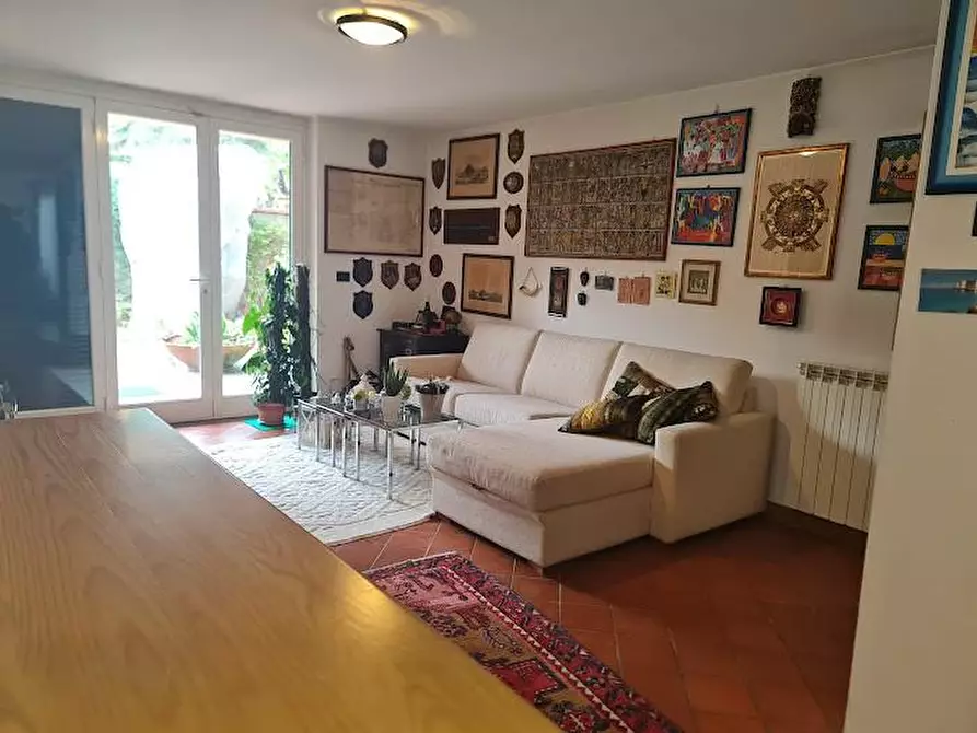 Immagine 6 di Casa bifamiliare in vendita  a Carrara