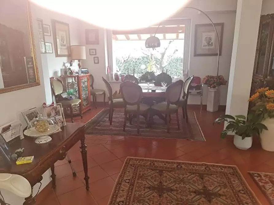 Immagine 2 di Casa bifamiliare in vendita  a Carrara