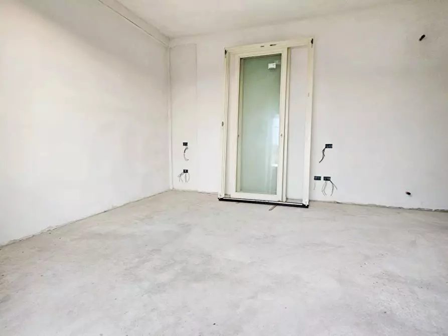 Immagine 6 di Appartamento in vendita  a Massa