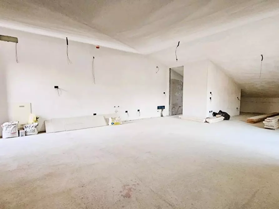 Immagine 14 di Appartamento in vendita  a Massa