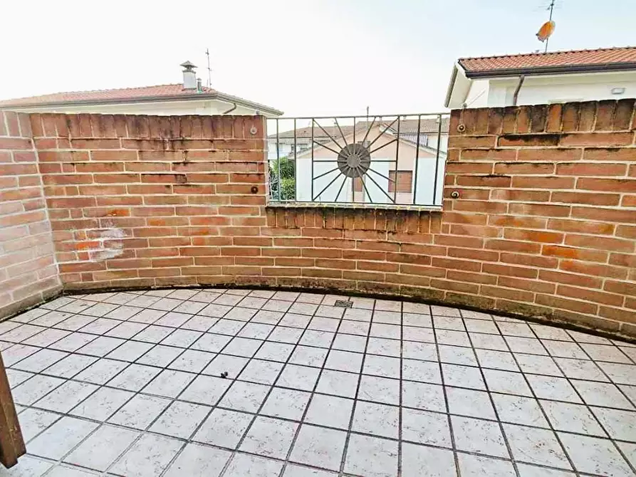 Immagine 4 di Appartamento in vendita  a Massa