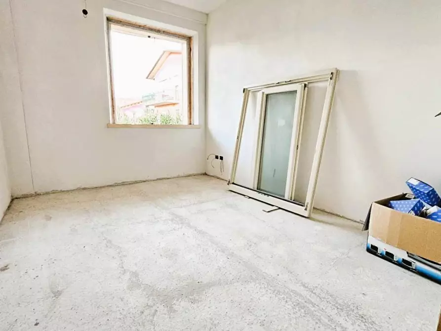 Immagine 8 di Appartamento in vendita  a Massa