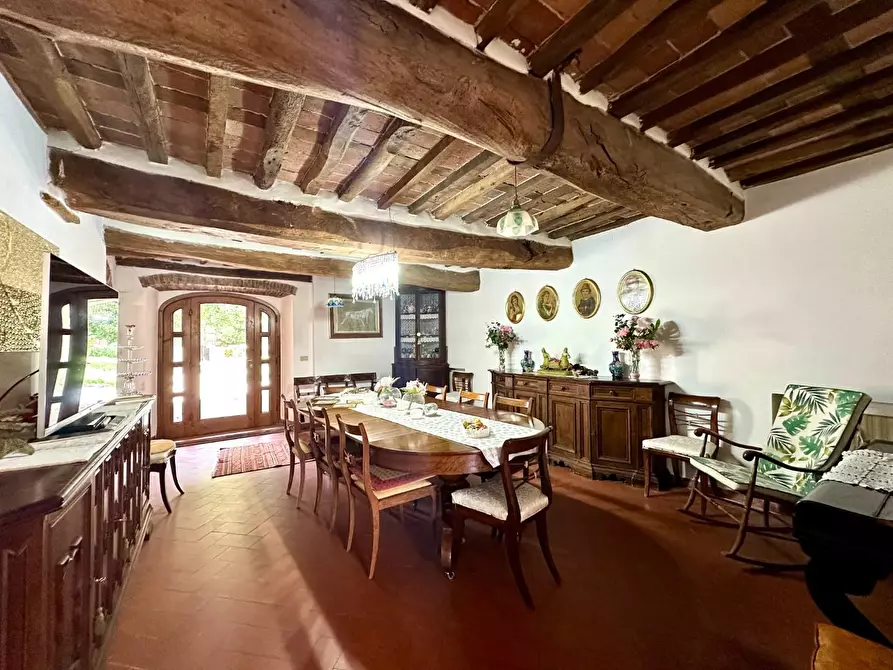 Immagine 24 di Villa in vendita  a Capannori