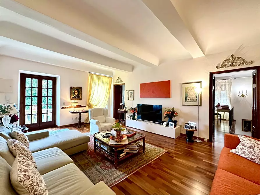 Immagine 6 di Villa in vendita  a Capannori