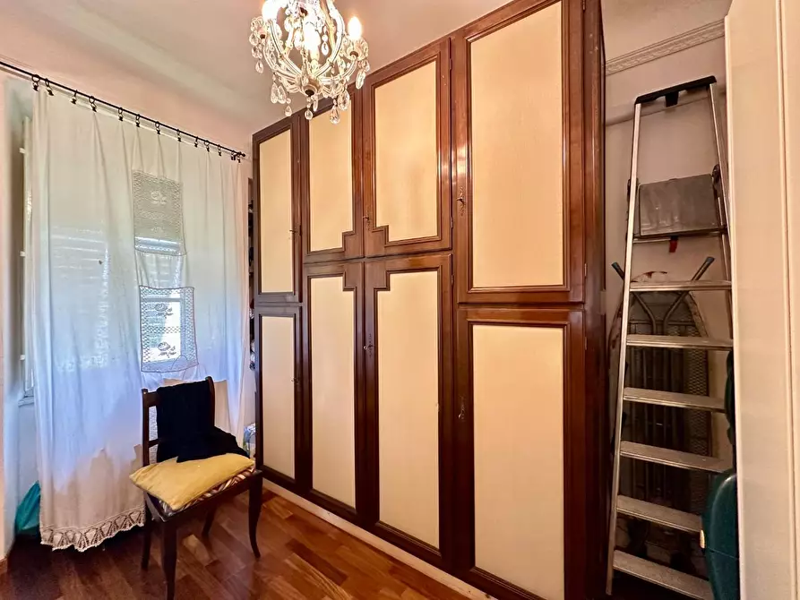 Immagine 18 di Villa in vendita  a Capannori